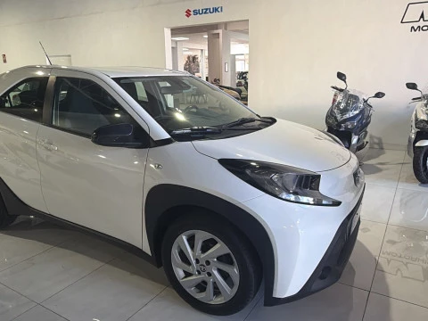 Toyota Aygo X Cross 1.0 VVT-I 72CV Play