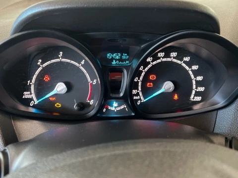 Ford Transit Courier Van 1.5 TDCi 74kW Limited