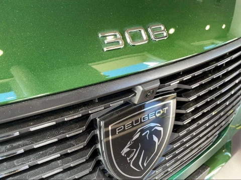 Peugeot 308 5P Allure BlueHDi 130 S&S EAT8