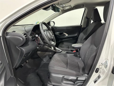 Toyota Yaris ACTIVE PLUS