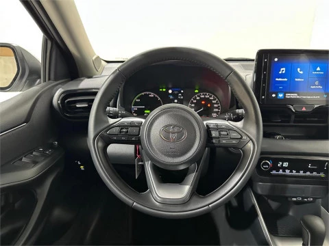 Toyota Yaris ACTIVE PLUS