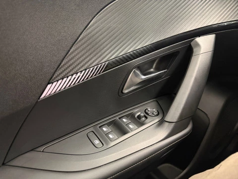 Peugeot 2008 Allure Puretech 100 S&S 6 Vel. MAN