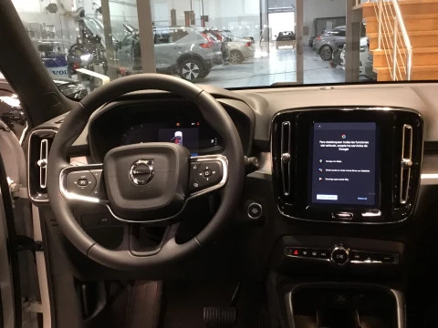 Volvo XC40 2.0 B3 CORE AUTO 163 5P