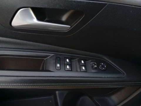 Peugeot 3008 1.5 BlueHDi 96kW (130CV) S&S Allure EAT8