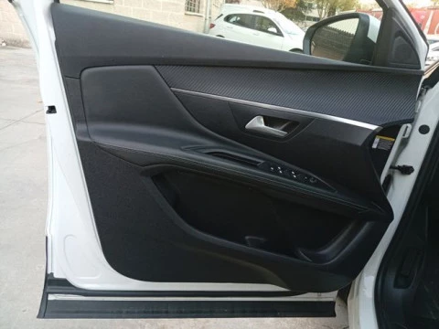 Peugeot 3008 1.5 BlueHDi 96kW (130CV) S&S Allure EAT8