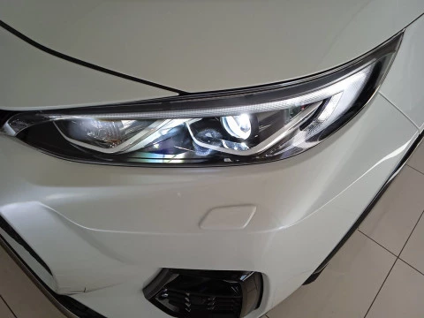 Suzuki Across 2.5 PHEV 4WD