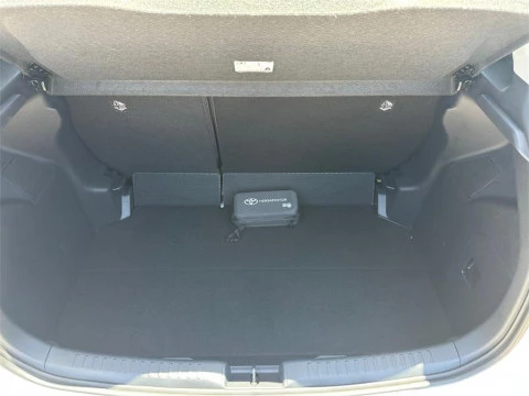 Toyota Yaris ACTIVE PLUS