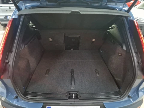 Volvo XC40 1.5 T2 Essential Auto