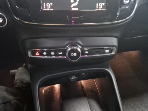 Volvo XC40 1.5 T2 Essential Auto