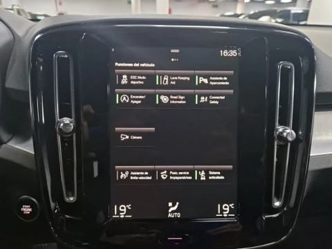 Volvo XC40 1.5 T2 Essential Auto