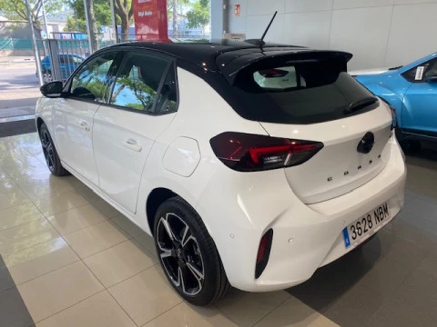 Opel Corsa 1.2T XHLHybrid 81kW GS eDCT