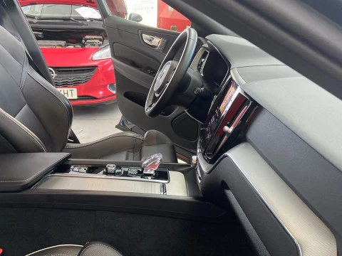 Volvo XC60 2.0 B4 D Plus Dark Auto