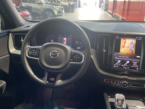 Volvo XC60 2.0 B4 D Plus Dark Auto