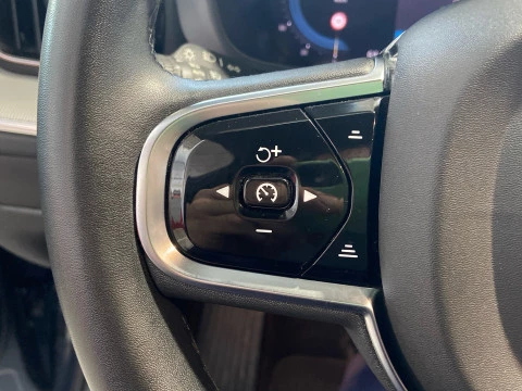 Volvo XC60 2.0 B4 D Plus Dark Auto