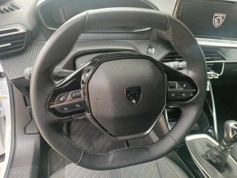 Peugeot 2008 Allure Puretech 100 S&S 6 Vel. MAN
