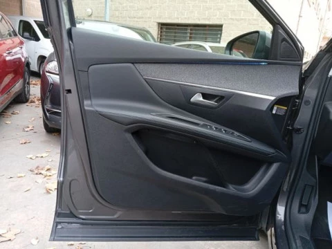 Peugeot 3008 1.5 BlueHDi 96kW S&S Allure Pack EAT8