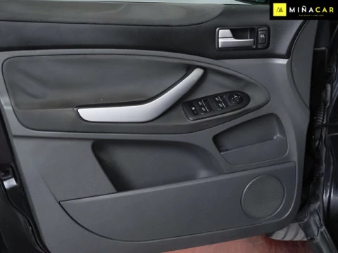 Ford Kuga 2.0 TDCI Titanium 4x4 100 kW (136 CV)