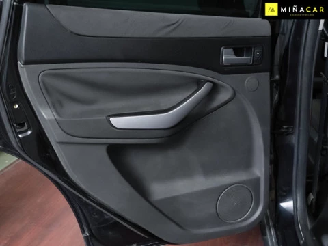 Ford Kuga 2.0 TDCI Titanium 4x4 100 kW (136 CV)