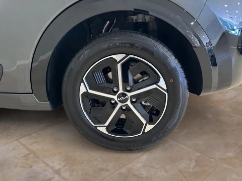 Kia Niro 1.6 GDi HEV 104kW (141CV) Drive