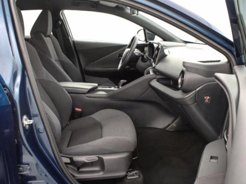 Toyota C-HR CH Toyota C-HR - NG24