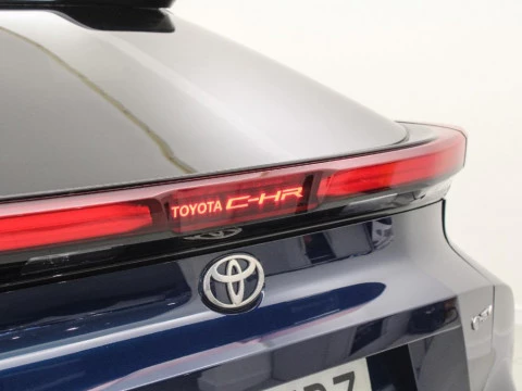 Toyota C-HR CH Toyota C-HR - NG24