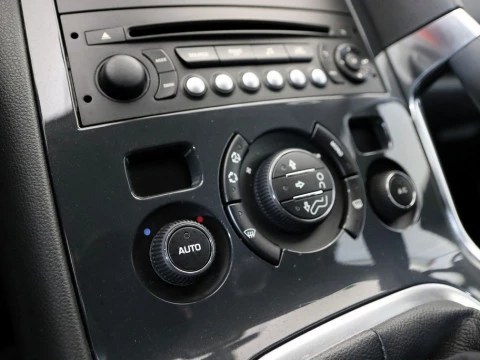 Peugeot 3008 1.6 VTI STYLE 5P