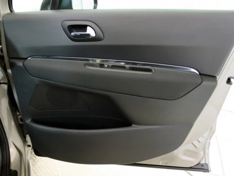 Peugeot 3008 1.6 VTI STYLE 5P