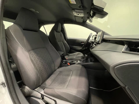 Toyota Corolla 1.8 125H ACTIVE TECH ECVT