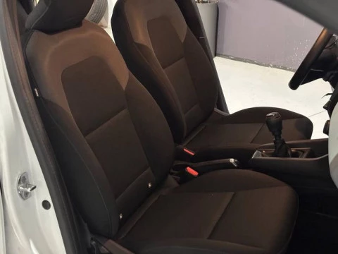 Renault Clio Business TCe 67 kW (90CV)
