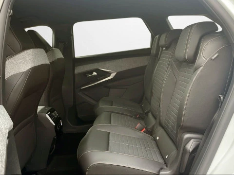 Peugeot 5008 Plug-in Hybrid 1.6 143KW Allure e-DCS7