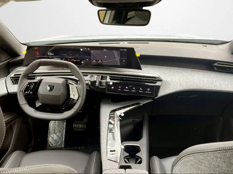 Peugeot 5008 Plug-in Hybrid 1.6 143KW Allure e-DCS7