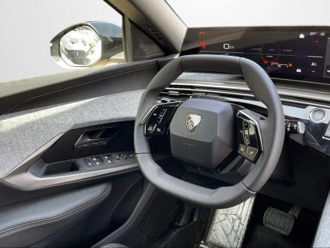 Peugeot 5008 Hybrid 1.2 107KW Allure eDCS6