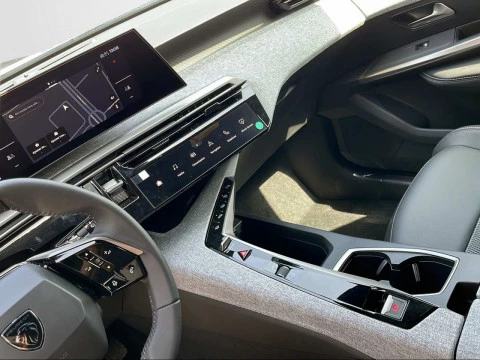 Peugeot 5008 Hybrid 1.2 107KW Allure eDCS6