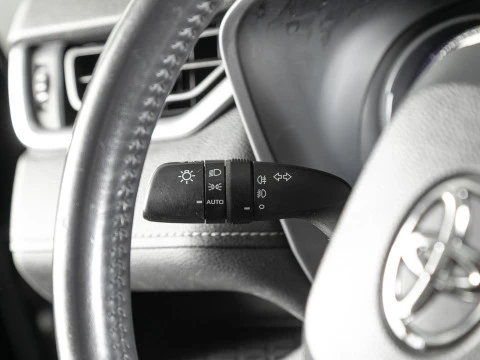 Toyota Rav4 2.5l 220H Advance