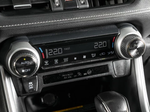 Toyota Rav4 2.5l 220H Advance