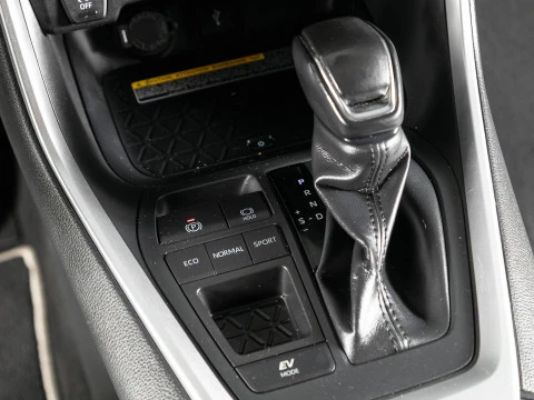 Toyota Rav4 2.5l 220H Advance