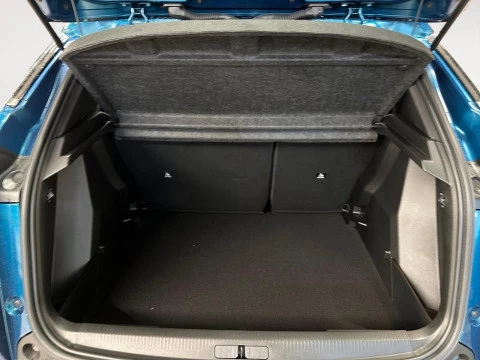 Peugeot 2008 Allure Gasolina 100 S&S 6 Vel. MAN