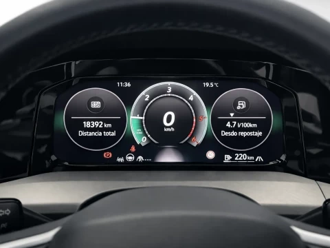 Cuadro de instrumentos con indicación de kilómetros recorridos del Volkswagen Golf Más 2.0 TDI 85kW (115CV).