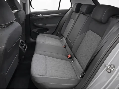 Asientos traseros del Volkswagen Golf Más 2.0 TDI 85kW (115CV).