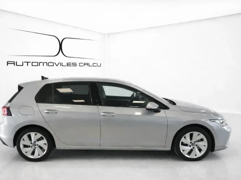 Vista perfil derecho del  Volkswagen Golf Más 2.0 TDI 85kW (115CV).