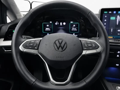 Volante multifunción del Volkswagen Golf Más 2.0 TDI 85kW (115CV).