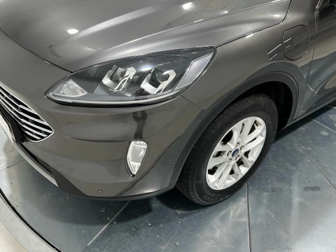 Ford Kuga Titanium 2.5 Duratec PHEV 165kW Auto