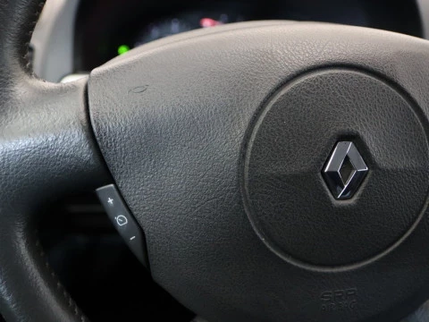 Renault LAGUNA 1.9 DIESEL 120 5P