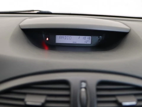 Renault LAGUNA 1.9 DIESEL 120 5P