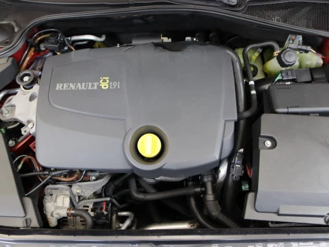 Renault LAGUNA 1.9 DIESEL 120 5P