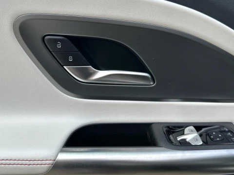 Mercedes-Benz CLA  250+ con tecnologia EQ