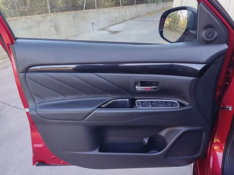 Mitsubishi Outlander 2.0 PHEV Kaiteki Auto 4WD