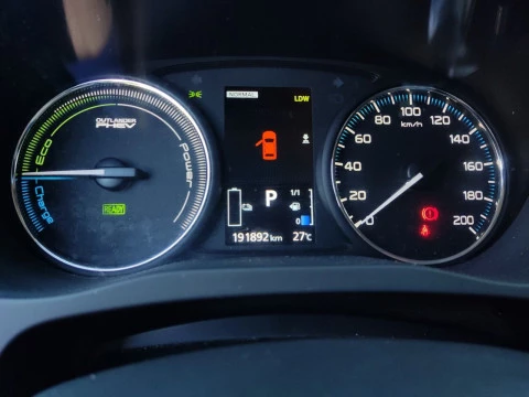 Mitsubishi Outlander 2.0 PHEV Kaiteki Auto 4WD