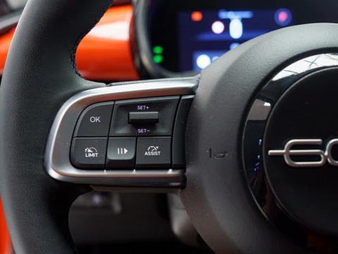 Fiat 600 600e RED 54kwh 115kw (156cv)