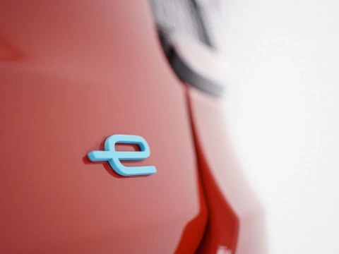 Fiat 600 600e RED 54kwh 115kw (156cv)